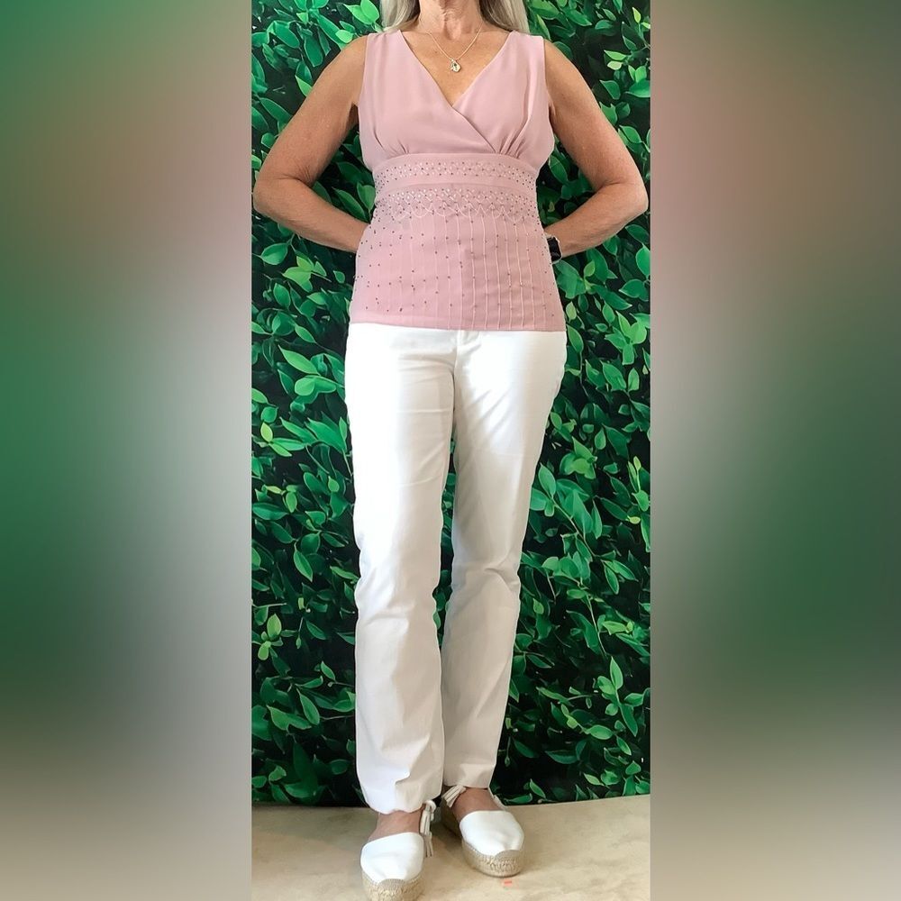 🌸 LOFT Pink Beaded V-Neck Sleeveless Blouse – Size 10 (Fits Like 6–8)